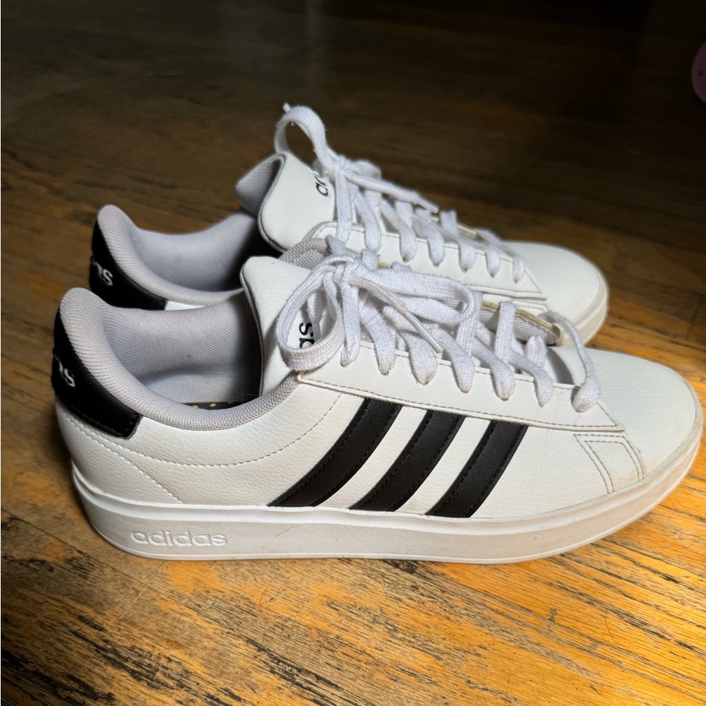 Adidas Grand Court 2.0 Tennis Show Size 8.5 Classic 3-Stripes
